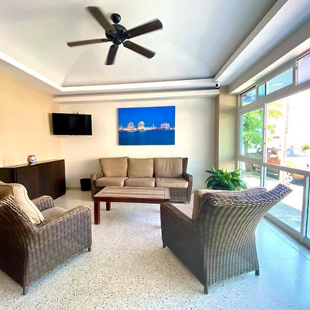 Hotel Delfines - A 2 Calles Del Acuario Веракрус Экстерьер фото