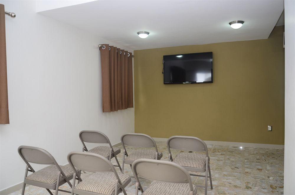 Hotel Delfines - A 2 Calles Del Acuario Веракрус Экстерьер фото